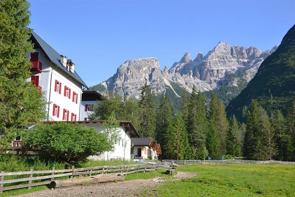 Hotel Croda Rossa Carbonin Exteriör bild