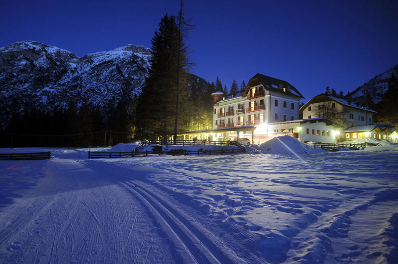 Hotel Croda Rossa Carbonin Exteriör bild