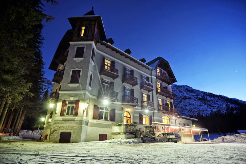 Hotel Croda Rossa Carbonin Exteriör bild