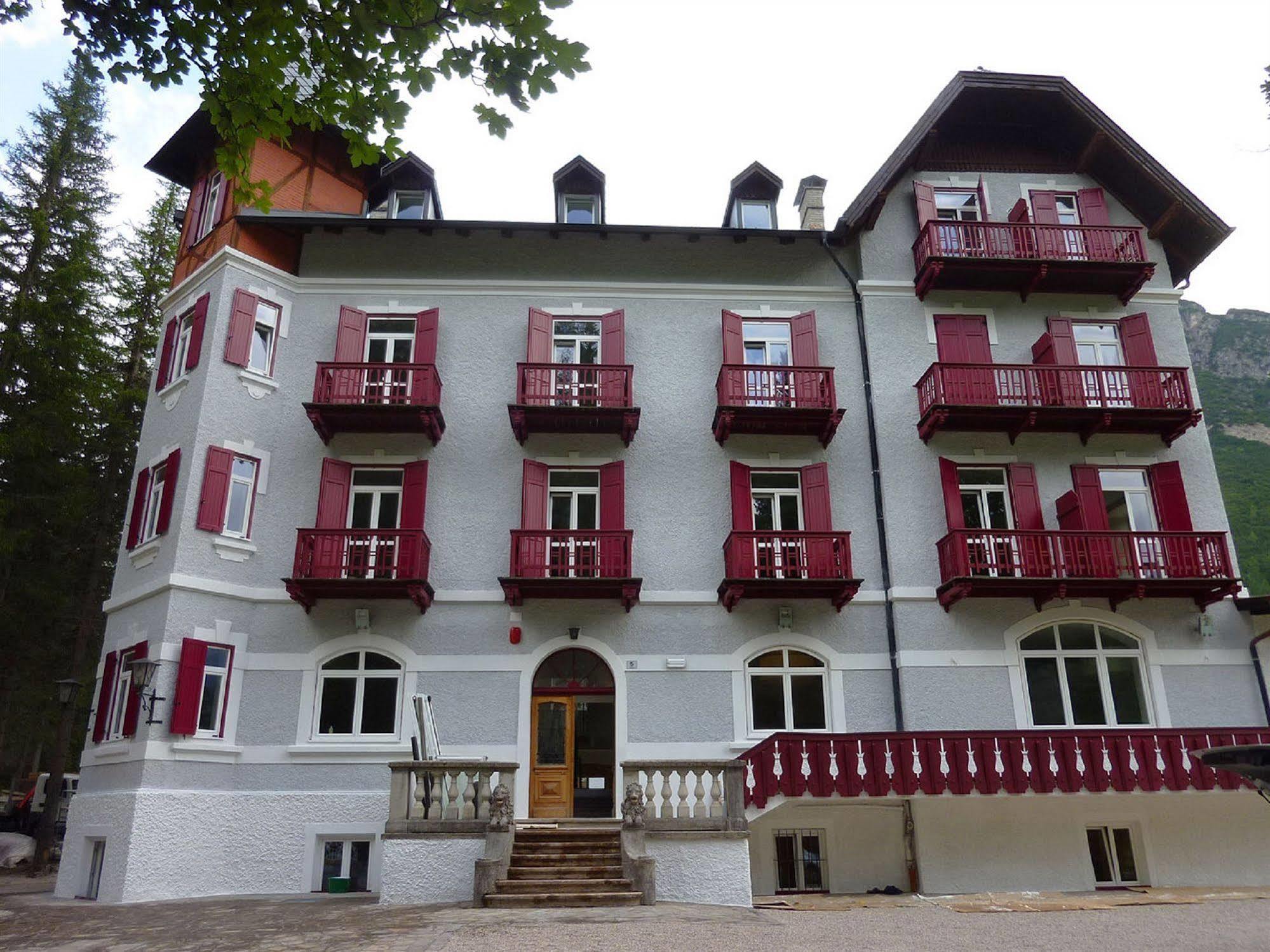 Hotel Croda Rossa Carbonin Exteriör bild